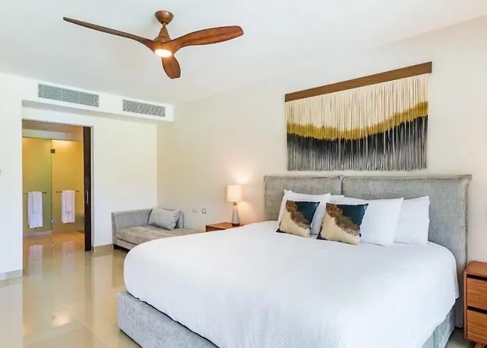 402n Casa Lucerna Apts *