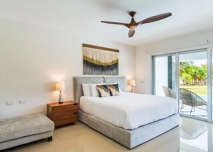 402n Casa Lucerna Apts *