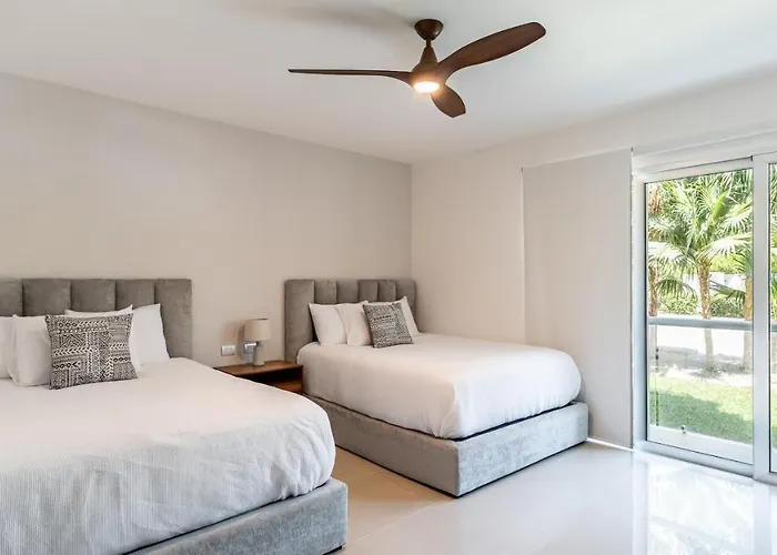 402n Casa Lucerna Apts *