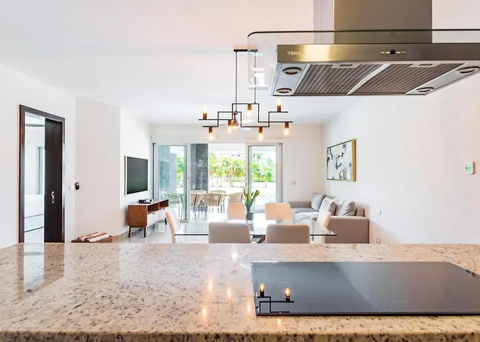Apartment 402n Casa Lucerna Apts