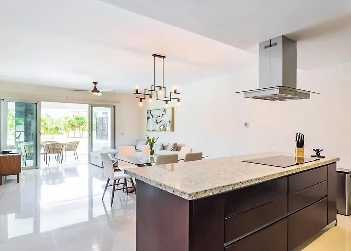 402n Casa Lucerna Apts