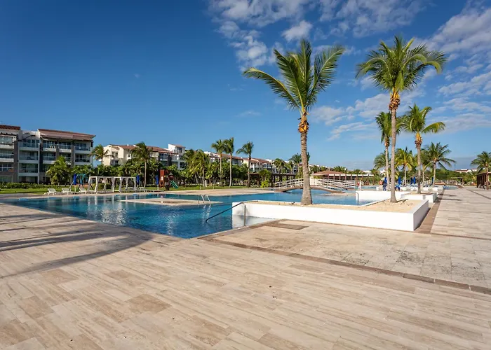 402n Casa Lucerna Apts *