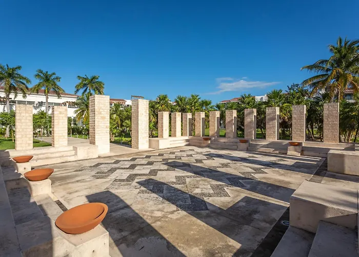 402n Casa Lucerna Apts *