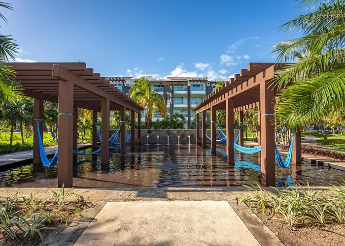 402n Casa Lucerna Apts *